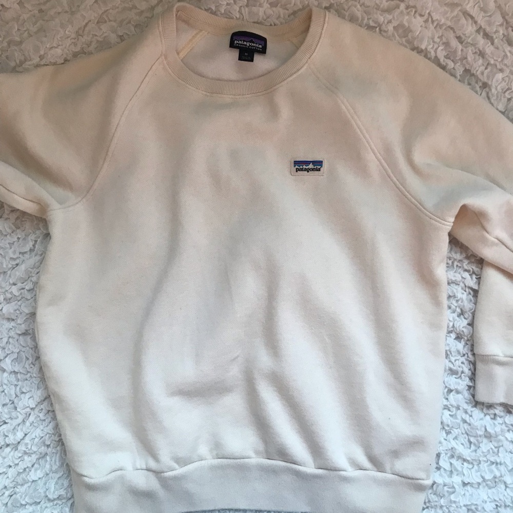 Patagonia off white sweatshirt